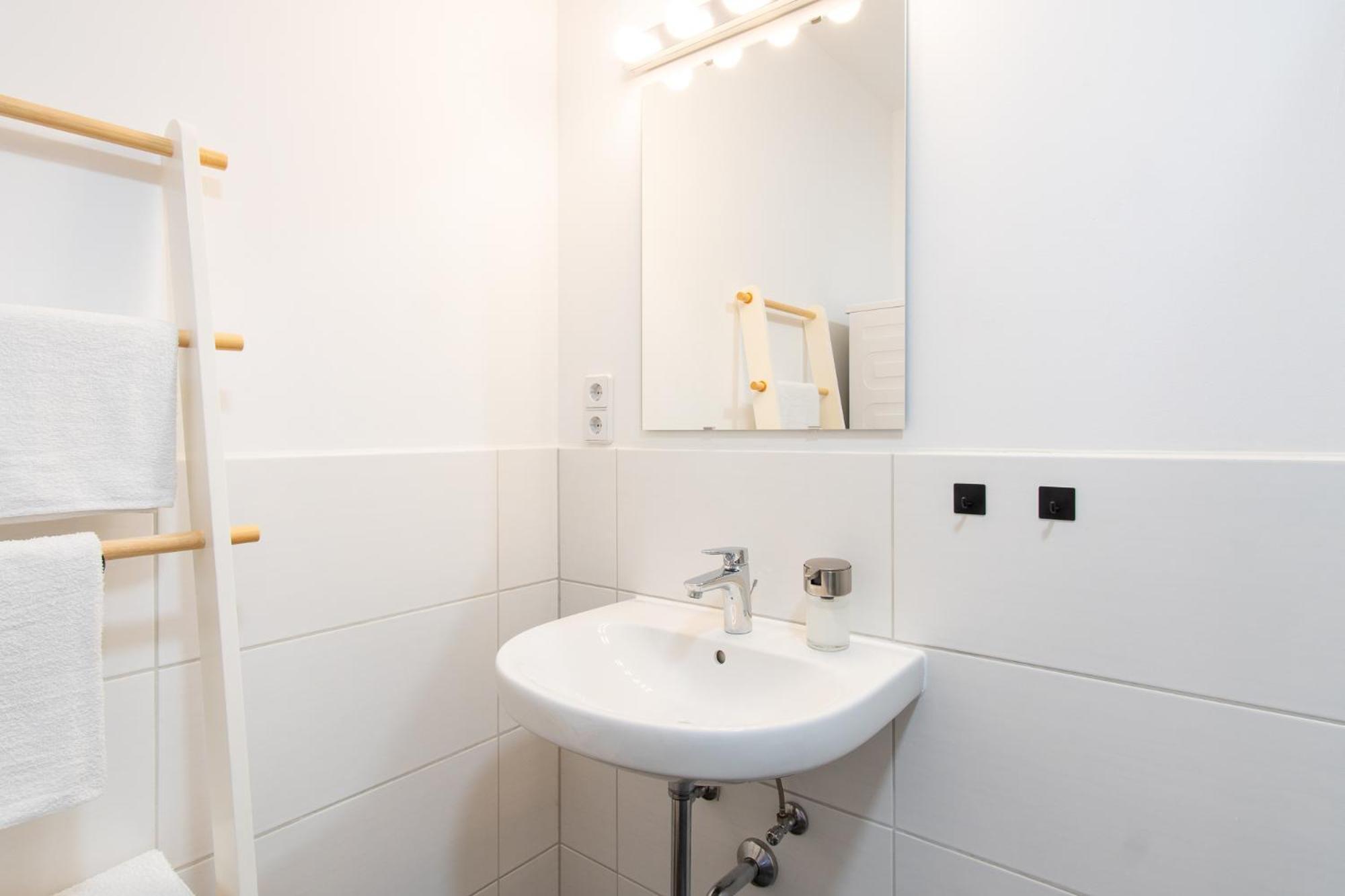 ארפורט Luxurioeses Apartment, 10Min Innenstadt, Parkplatz מראה חיצוני תמונה